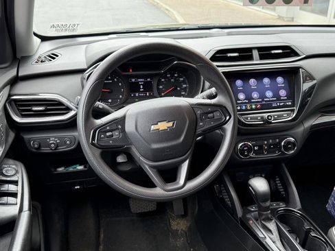 Used 2022 Chevrolet TrailBlazer LT w/ Convenience Package AWD/4WD image 11