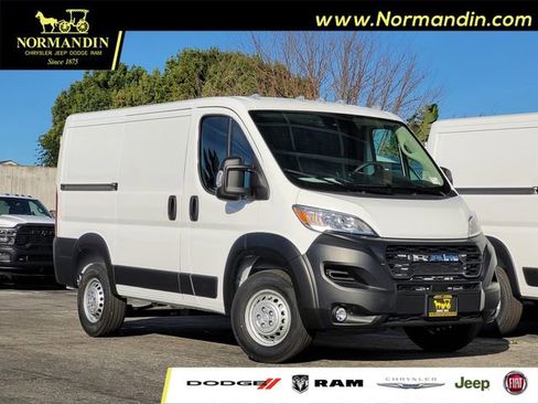New 2026 RAM ProMaster 1500 w/ Convenience Group image 1