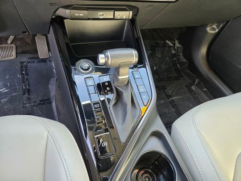 Used 2023 Kia Niro EX image 21