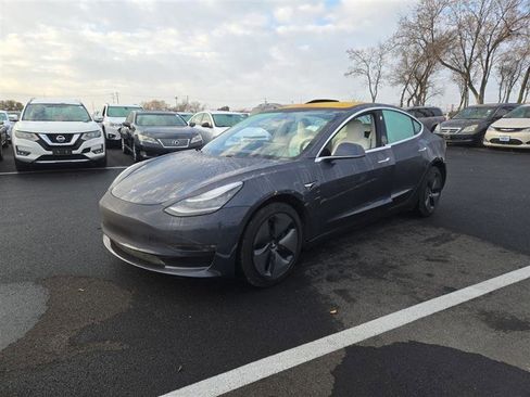 Used 2018 Tesla Model 3 Long Range image 4