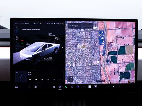 Used 2024 Tesla Cybertruck AWD Crew Cab image 4