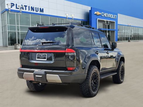 Used 2024 Lexus GX 550 image 5