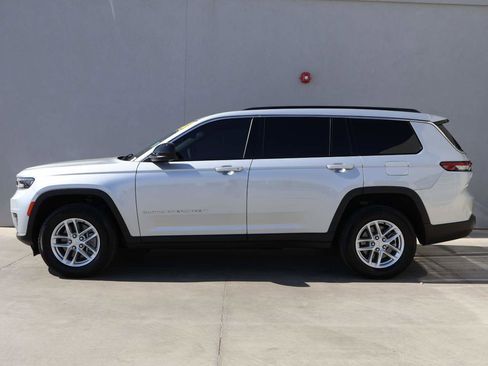 Used 2024 Jeep Grand Cherokee L Laredo RWD image 2