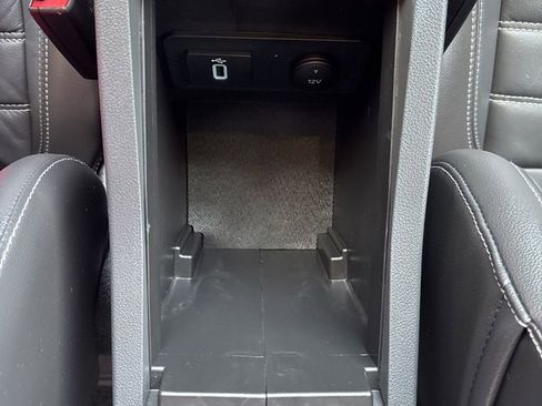 Used 2017 Ford Escape Titanium AWD/4WD image 28