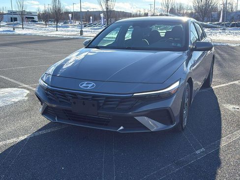 Used 2024 Hyundai Elantra SEL image 14