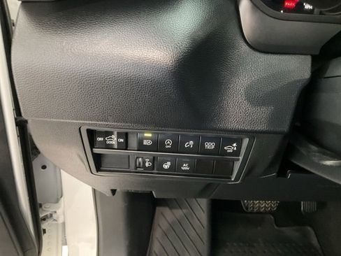 Used 2022 Toyota Tundra SR5 w/ SR5 Premium Package image 8