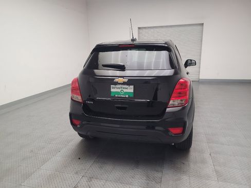 Used 2020 Chevrolet Trax LS w/ Tint and Cruise Package FWD image 7