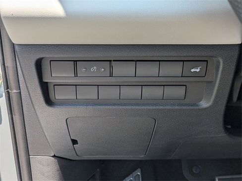 New 2025 Mitsubishi Outlander SEL image 16