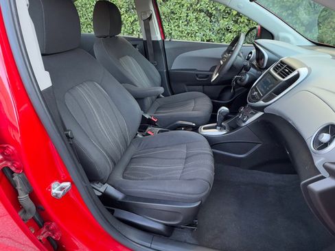 Used 2017 Chevrolet Sonic LT image 17