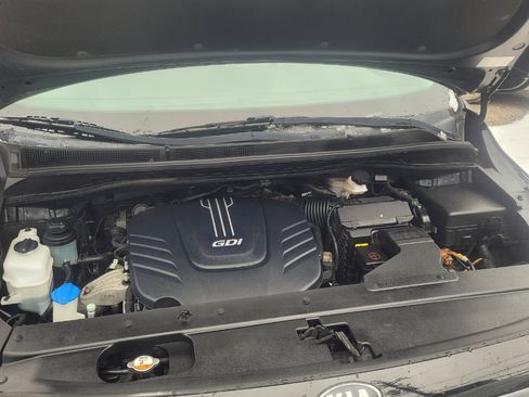 Used 2018 Kia Sedona L image 35