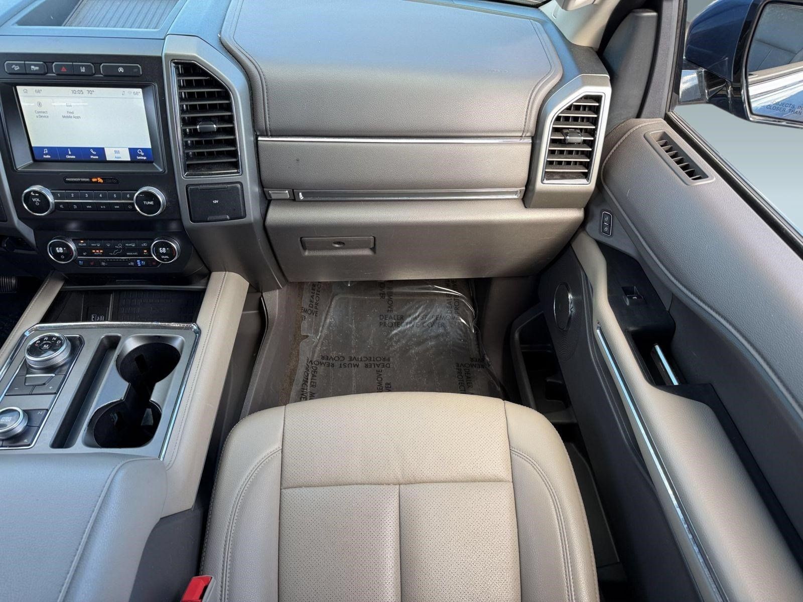 Used 2020 Ford Expedition XLT w/ Equipment Group 202A AWD/4WD image 29