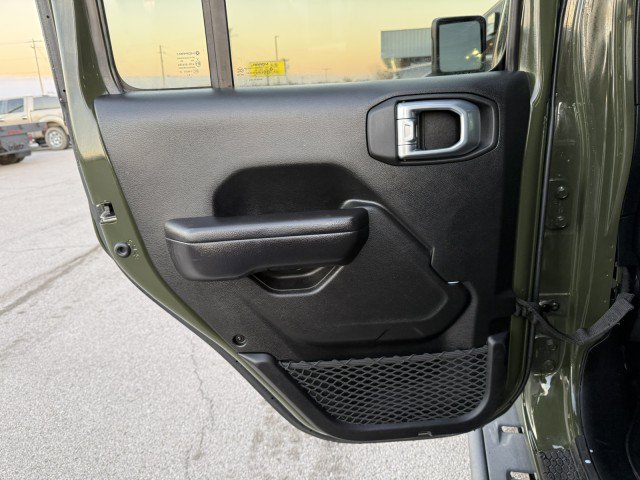 Used 2021 Jeep Gladiator Sport AWD/4WD image 25