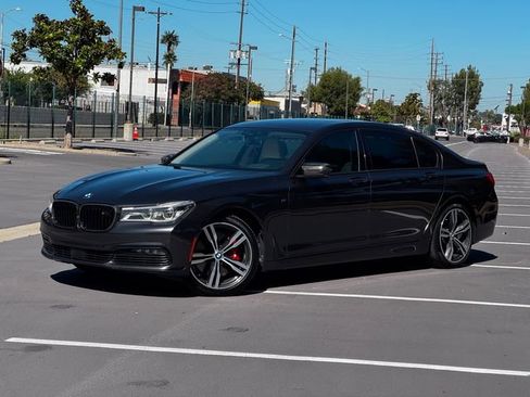 Used 2017 BMW 750i RWD image 20