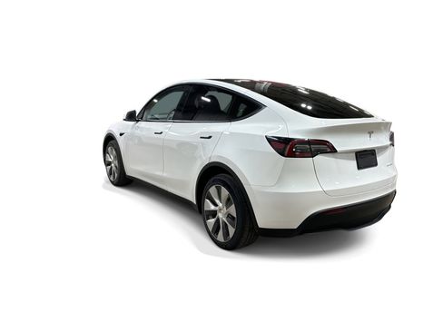 Certified 2023 Tesla Model Y Long Range AWD/4WD image 4
