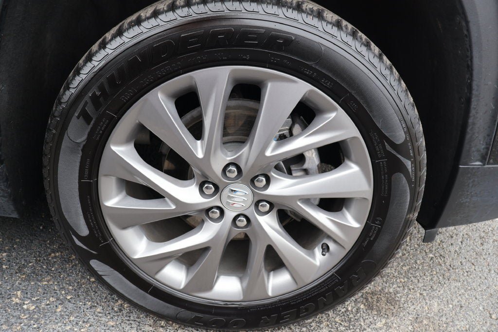 Used 2026 Buick Enclave Preferred AWD/4WD image 14