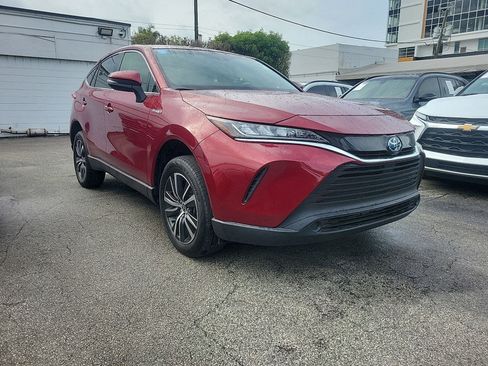 Used 2021 Toyota Venza LE image 8