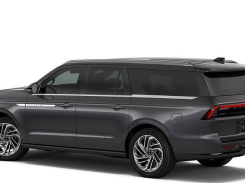New 2026 Lincoln Navigator L Reserve AWD/4WD image 2