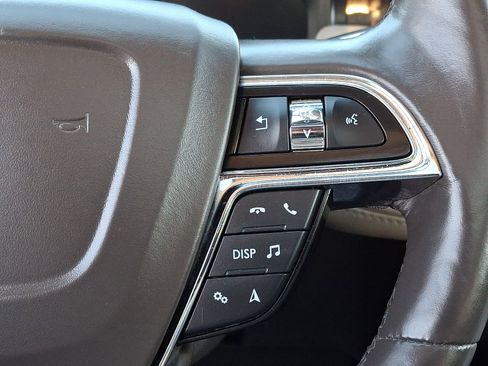 Certified 2022 Lincoln Nautilus Reserve image 24