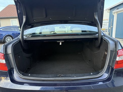 Used 2012 Mercedes-Benz E 350 4MATIC Sedan image 32