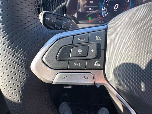 New 2026 Volkswagen Tiguan SE R-Line FWD image 18