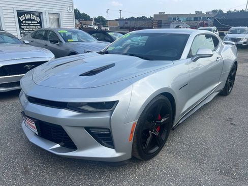 Used 2018 Chevrolet Camaro SS RWD image 3
