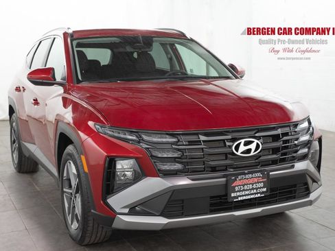 Used 2025 Hyundai Tucson SEL FWD image 1