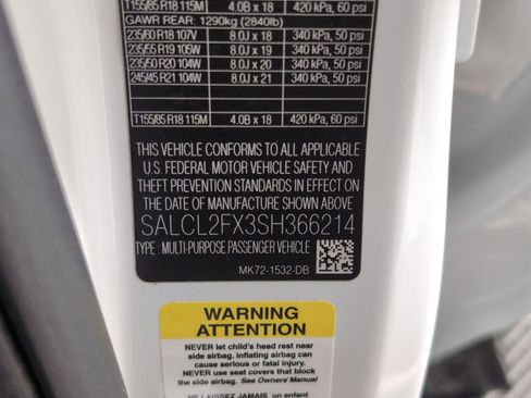 New 2025 Land Rover Discovery Sport Dynamic SE image 18