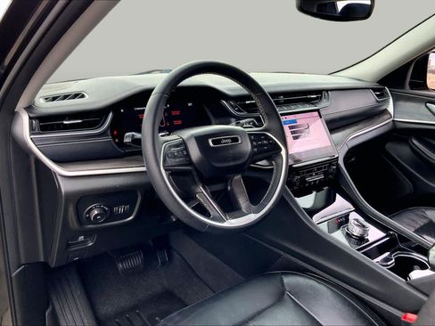 Used 2023 Jeep Grand Cherokee L Limited w/ Black Appearance Package RWD image 17