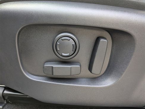 New 2025 Land Rover Discovery Sport Dynamic SE image 21