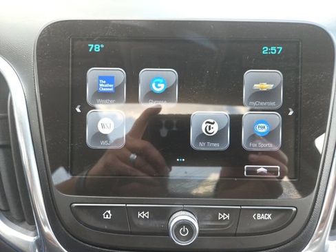 Used 2018 Chevrolet Equinox LT w/ Sun & Infotainment Package AWD/4WD image 26