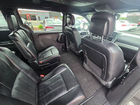 Used 2019 Dodge Grand Caravan GT image 16
