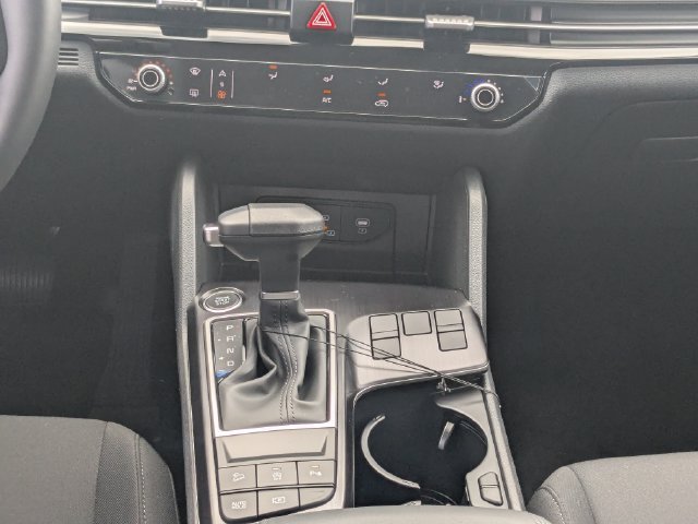 New 2026 Kia Sportage LX FWD image 19