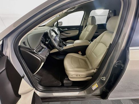 Used 2019 Buick Enclave Essence FWD image 13