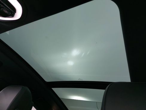 Certified 2024 Porsche Macan S image 32