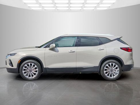 Used 2022 Chevrolet Blazer Premier w/ Enhanced Convenience Package FWD image 3