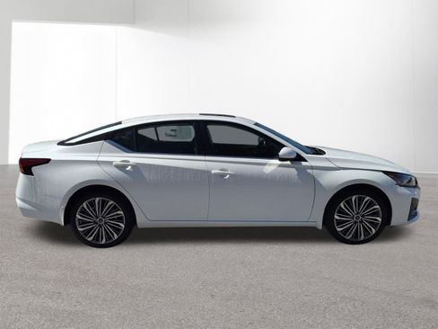 New 2026 Nissan Altima 2.5 SV AWD/4WD image 4