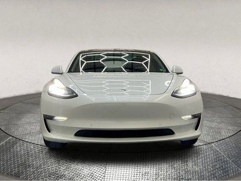 Used 2018 Tesla Model 3 Long Range RWD image 3