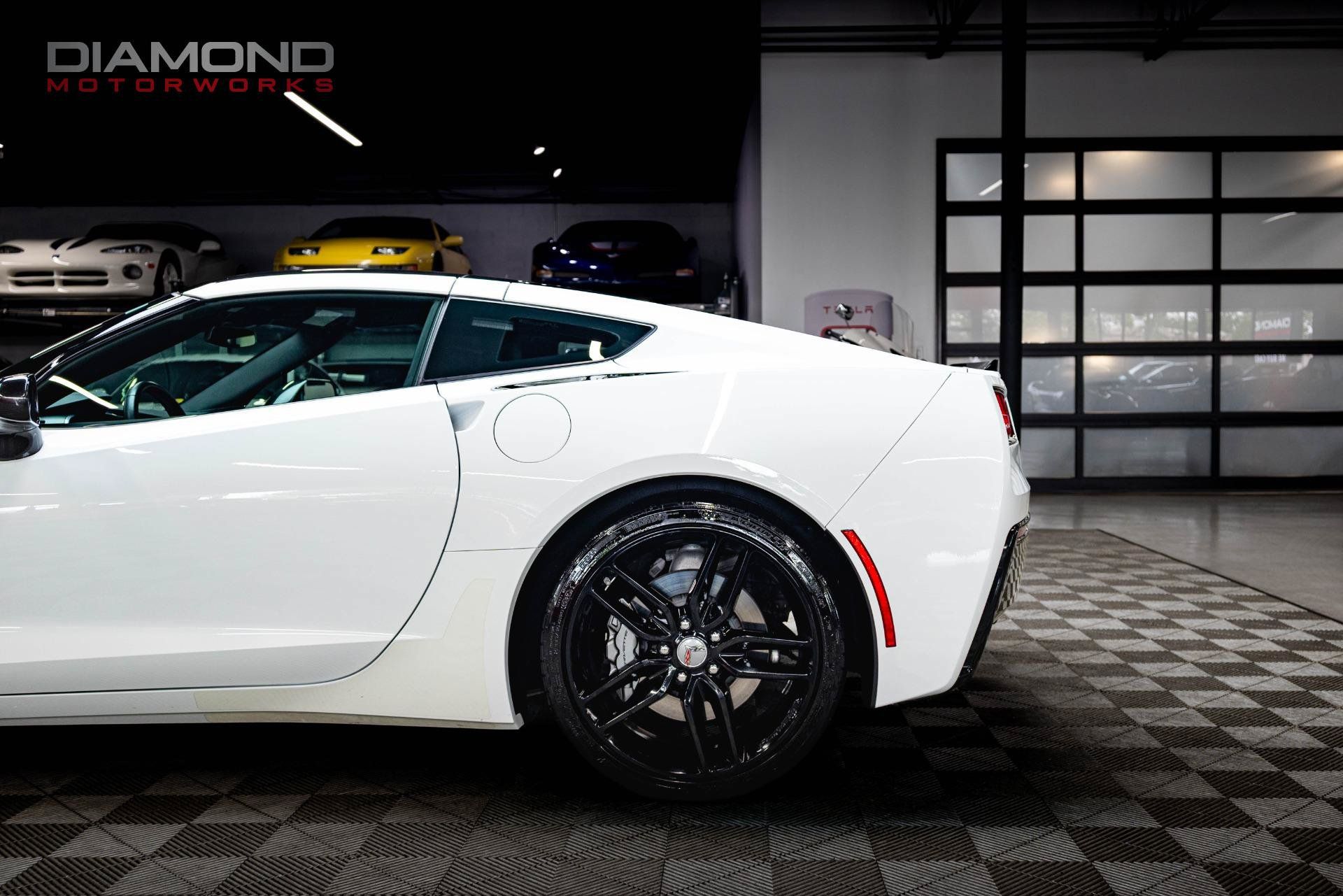 Used 2019 Chevrolet Corvette Stingray Coupe w/ 1LT RWD image 13