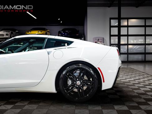 Used 2019 Chevrolet Corvette Stingray Coupe w/ 1LT RWD image 13