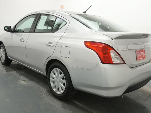 Used 2017 Nissan Versa SV FWD image 6