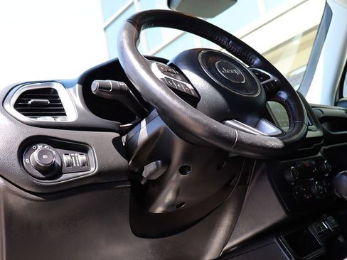 Used 2021 Jeep Renegade Latitude w/ Convenience Group FWD image 40