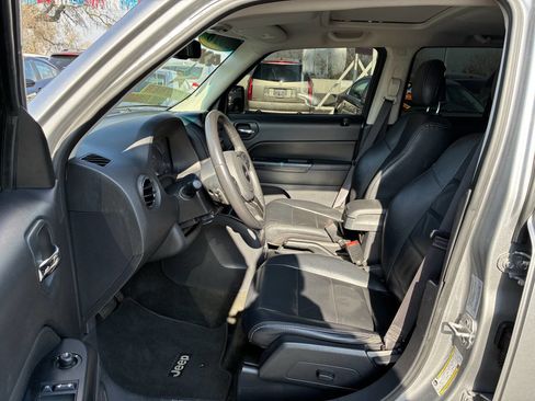 Used 2016 Jeep Patriot High Altitude image 3