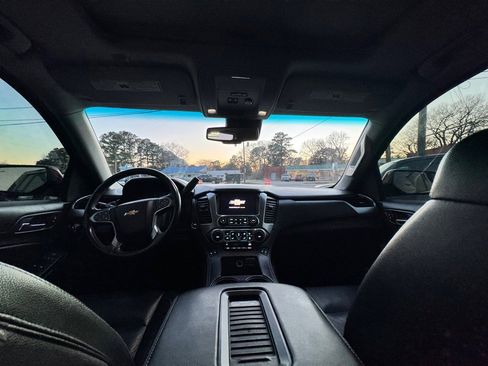 Used 2017 Chevrolet Suburban LT image 13