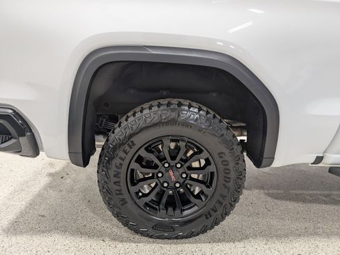 Used 2023 GMC Sierra 1500 AT4X AWD/4WD image 12