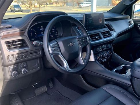 Used 2024 Chevrolet Tahoe Z71 w/ Luxury Package image 17