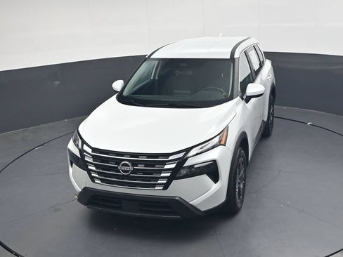 Used 2025 Nissan Rogue SV FWD image 30