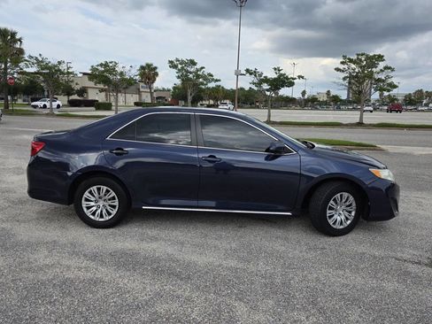 Used 2014 Toyota Camry LE FWD image 29