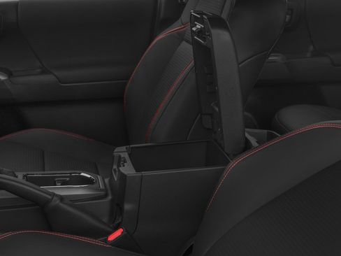 Used 2017 Toyota Tacoma TRD Sport w/ Tow Package (A/T) image 15