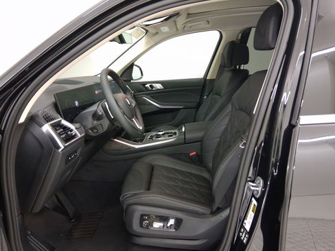 New 2026 BMW X7 xDrive40i image 3