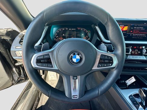Used 2020 BMW Z4 M40i w/ Executive Package image 11
